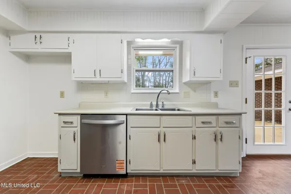 $295,000 | 6104 Gruich Circle, Ocean Springs, MS 39564