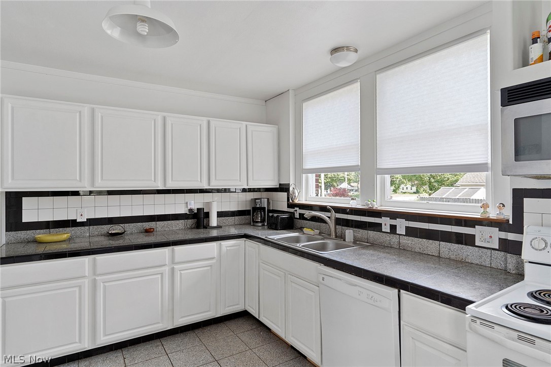 1204 South Meridian Road Youngstown, OH 44511 - Photo 12 of 23 Gallery Image 12