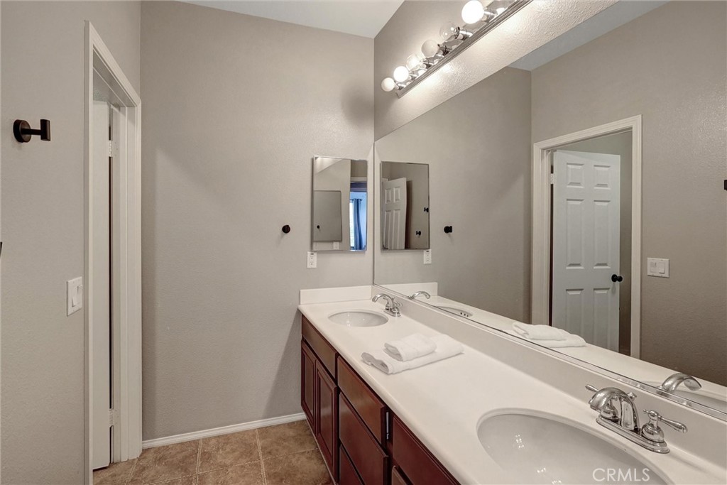 13387 Babbling Brook Way Eastvale, CA 92880 - Photo 45 of 75 Upstairs full bathroom