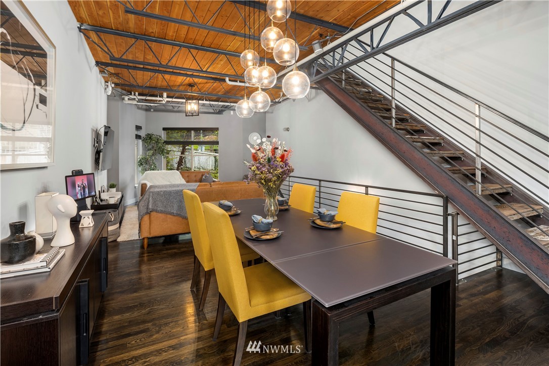 2379 Harbor Avenue Southwest Seattle, WA 98126 - Photo 2 of 28