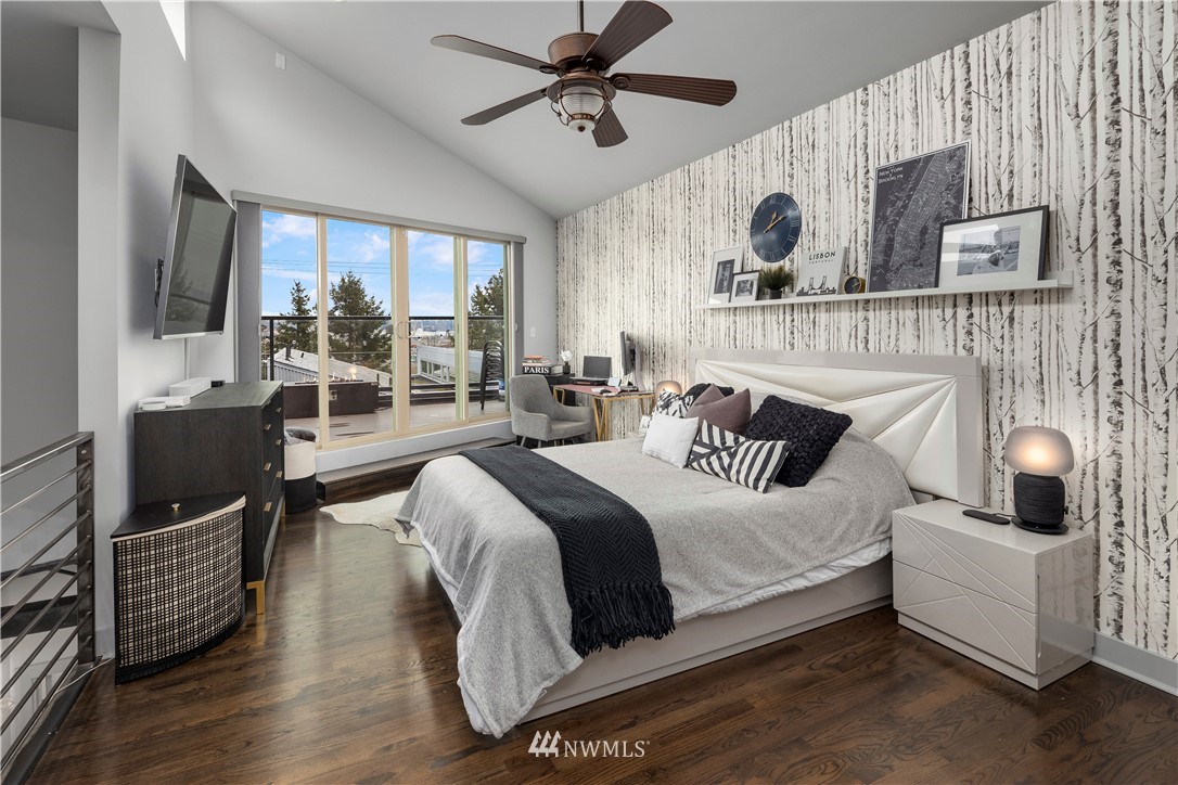 2379 Harbor Avenue Southwest Seattle, WA 98126 - Photo 12 of 28