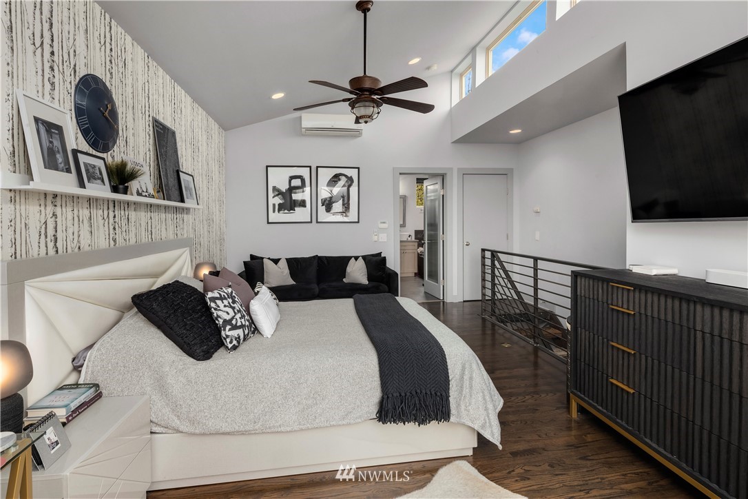 2379 Harbor Avenue Southwest Seattle, WA 98126 - Photo 14 of 28