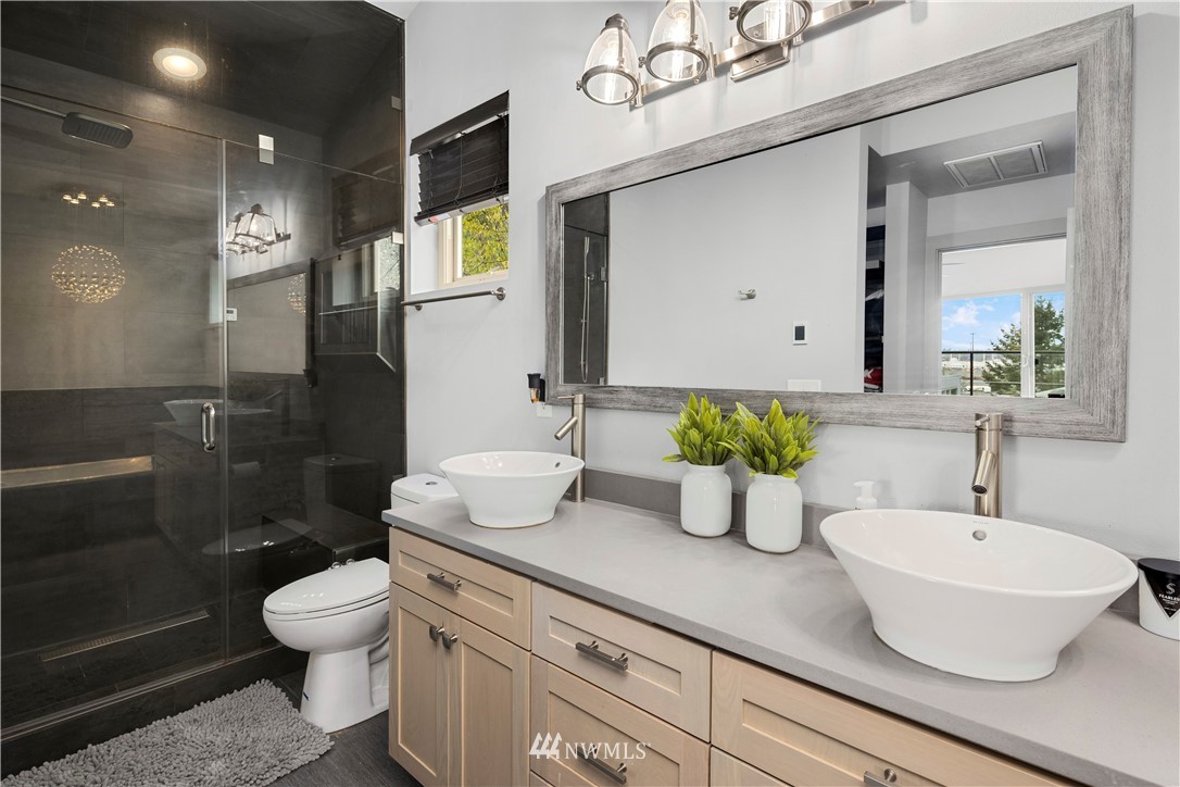 2379 Harbor Avenue Southwest Seattle, WA 98126 - Photo 15 of 28