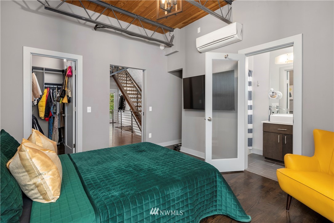 2379 Harbor Avenue Southwest Seattle, WA 98126 - Photo 21 of 28