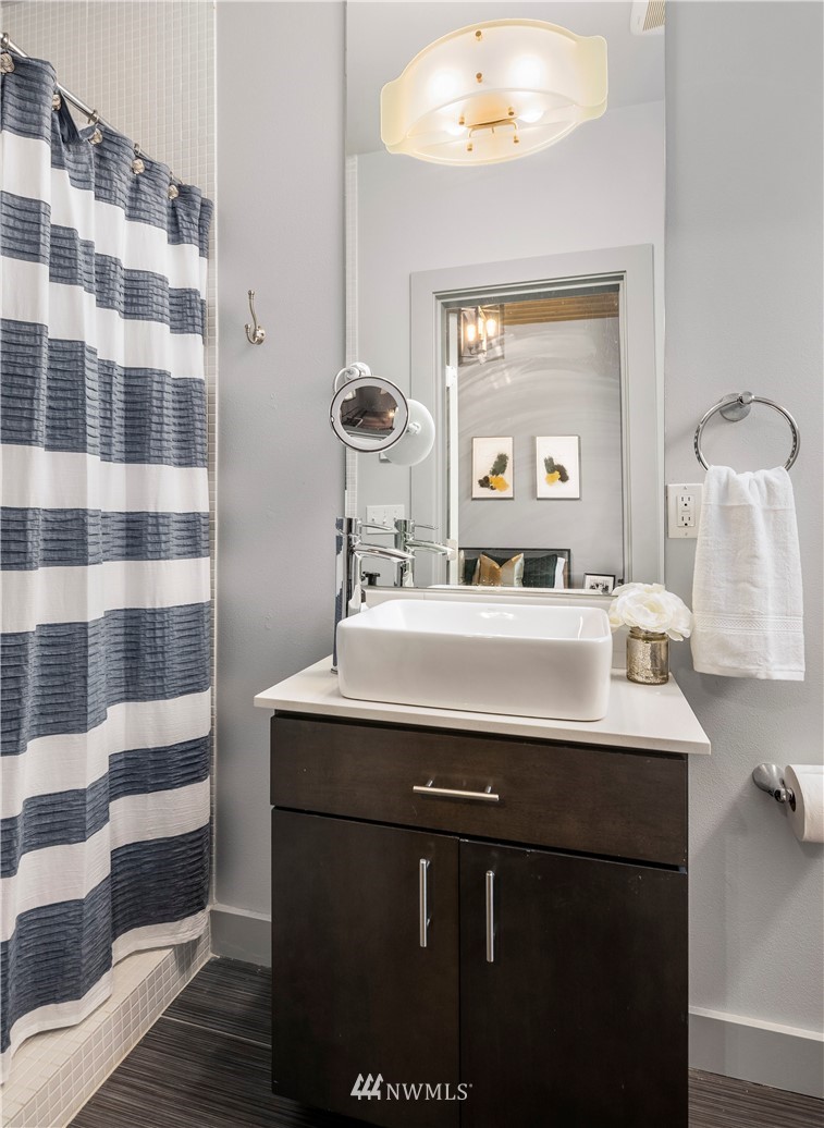 2379 Harbor Avenue Southwest Seattle, WA 98126 - Photo 8 of 28