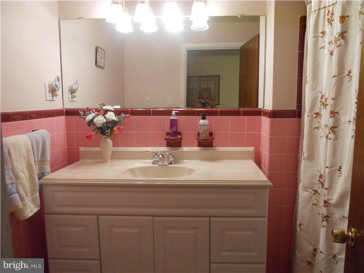360 West Valley Road Wayne, PA 19087 - Photo 17 of 21 Bathroom