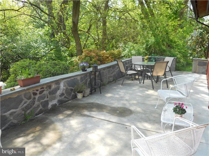 360 West Valley Road Wayne, PA 19087 - Photo 4 of 21 Exterior Back