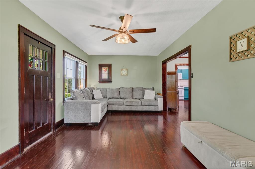 4518 Ringer Road St. Louis, MO 63129 - Photo 6 of 47 Gallery Image 6
