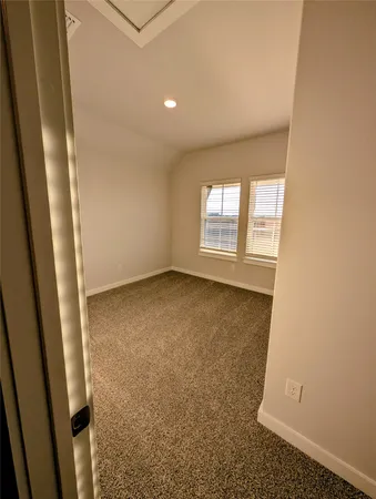 $2,100 | 140 Hartson Drive, Taylor, TX 76574