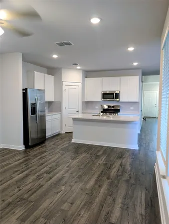 $2,100 | 140 Hartson Drive, Taylor, TX 76574