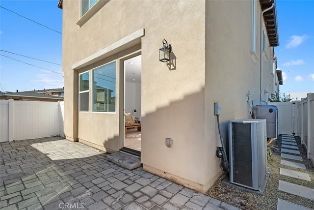 $875,000 | 1654 Plaza Del Amo, Torrance, CA 90501
