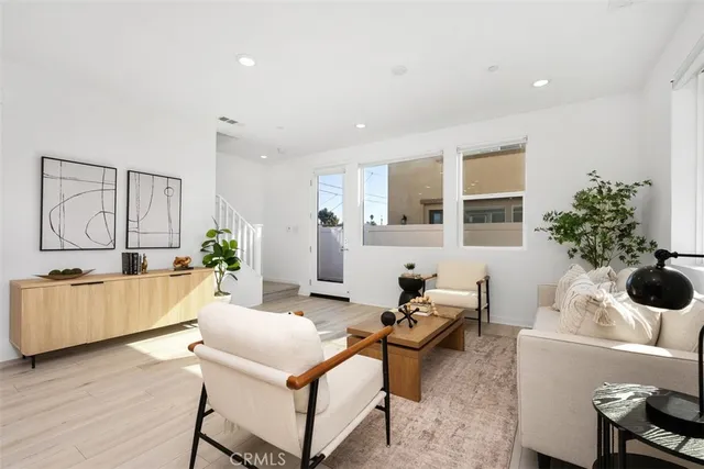 $875,000 | 1654 Plaza Del Amo, Torrance, CA 90501