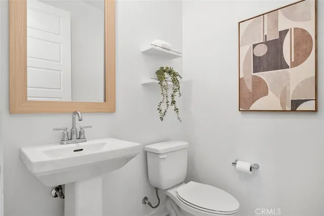 $875,000 | 1654 Plaza Del Amo, Torrance, CA 90501