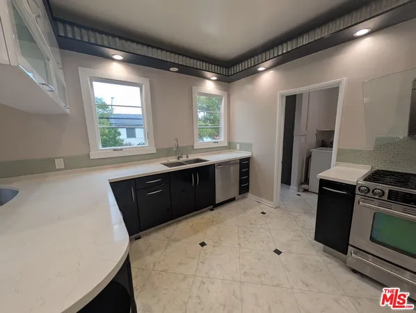 $5,600 | 200 South Detroit Street, Los Angeles, CA 90036