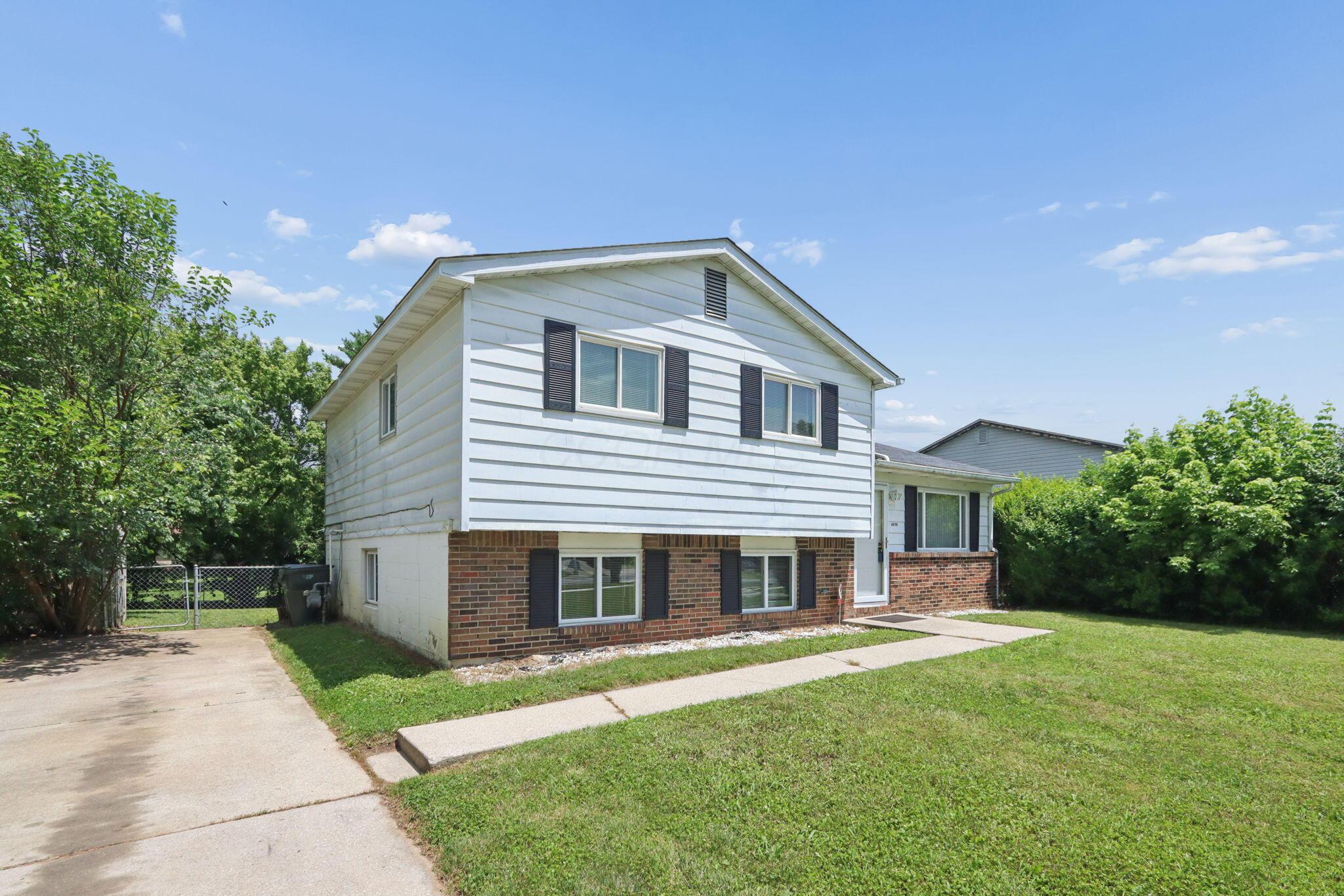 4838 Refugee Road Columbus, OH 43232 - Photo 2 of 27 3-web-or-mls-4838-refugee-rd