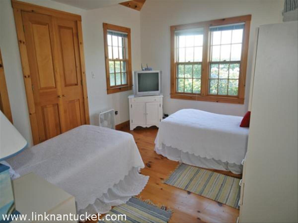 54 Starbuck Road Nantucket, MA 02554 - Photo 4 of 10 Gallery Image 4