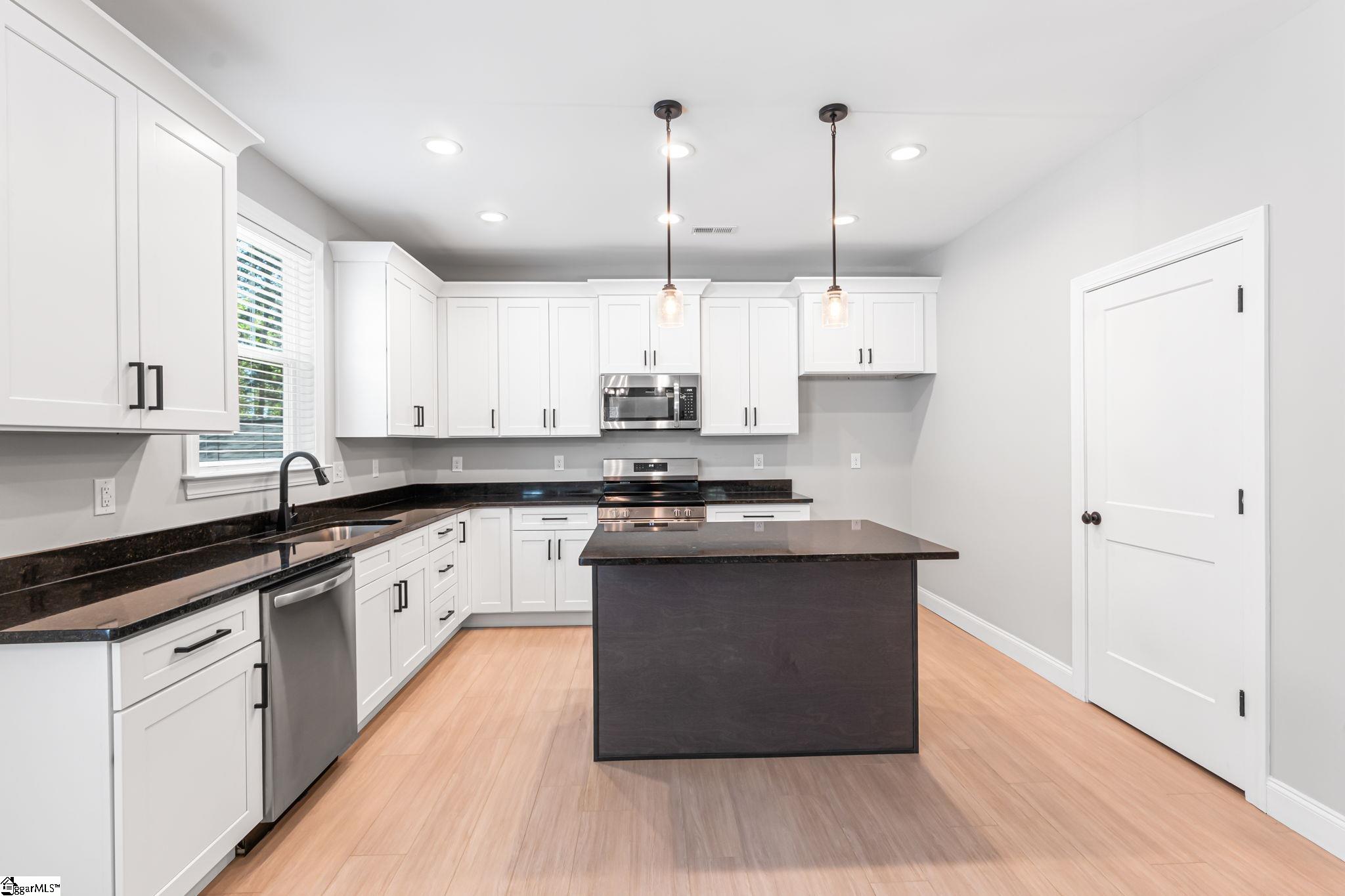 237 Black Road Simpsonville, SC 29680 - Photo 7 of 48