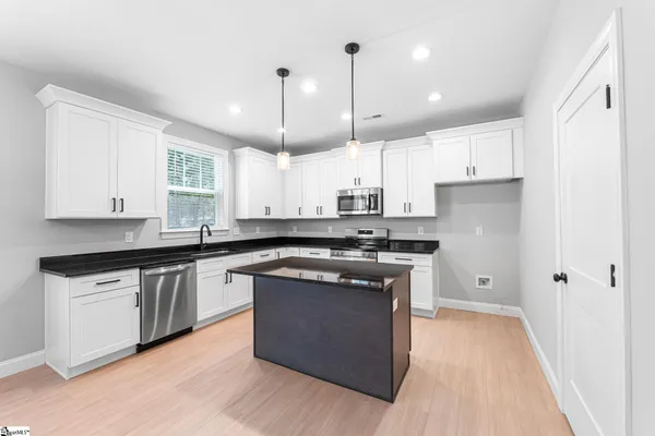 $459,900 | 237 Black Road, Simpsonville, SC 29680