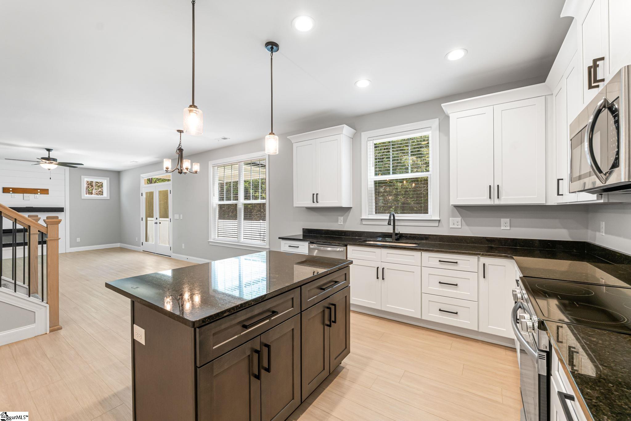 237 Black Road Simpsonville, SC 29680 - Photo 10 of 48