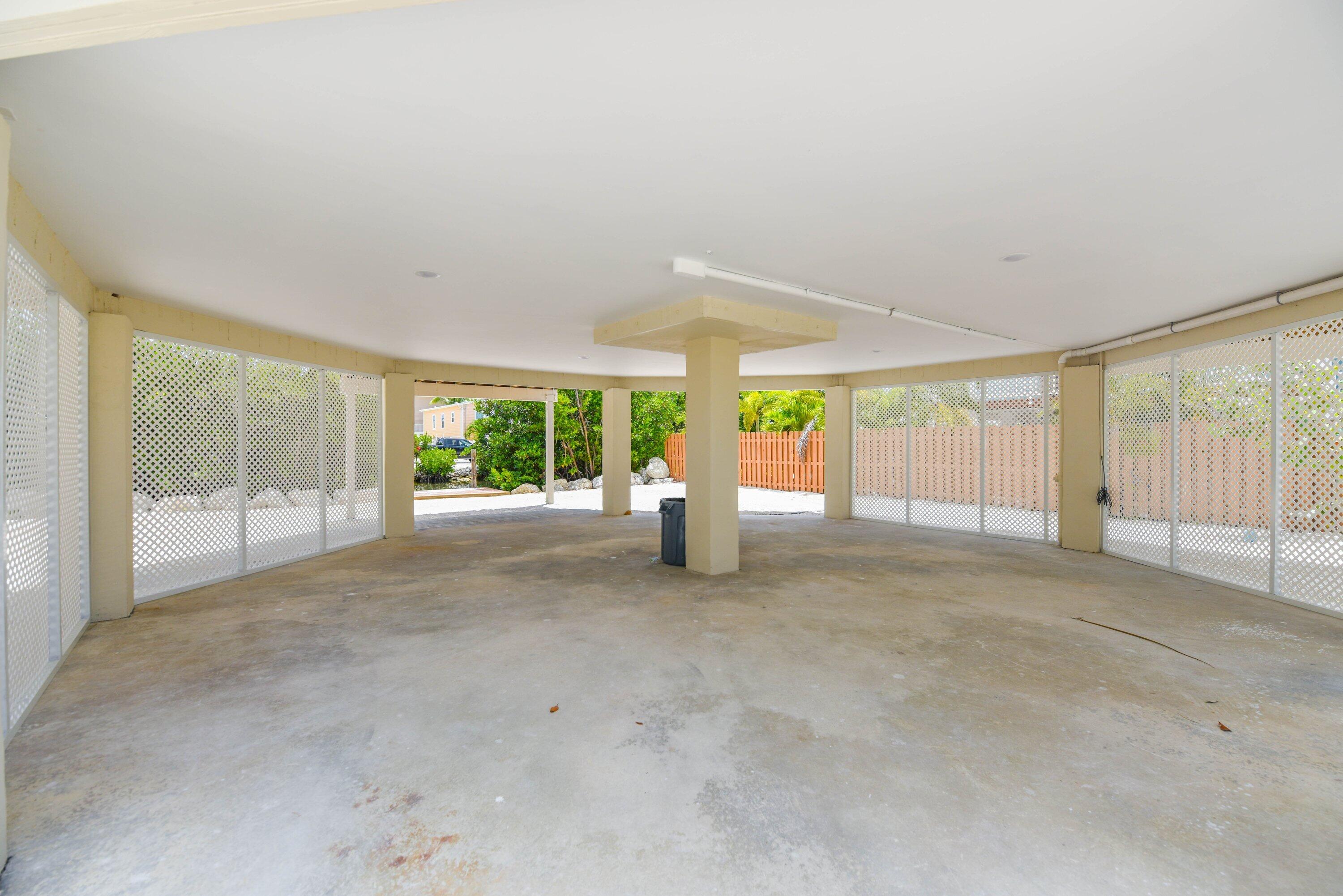 273 Indies Road Summerland Key, FL 33042 - Photo 28 of 37 Covered patio area