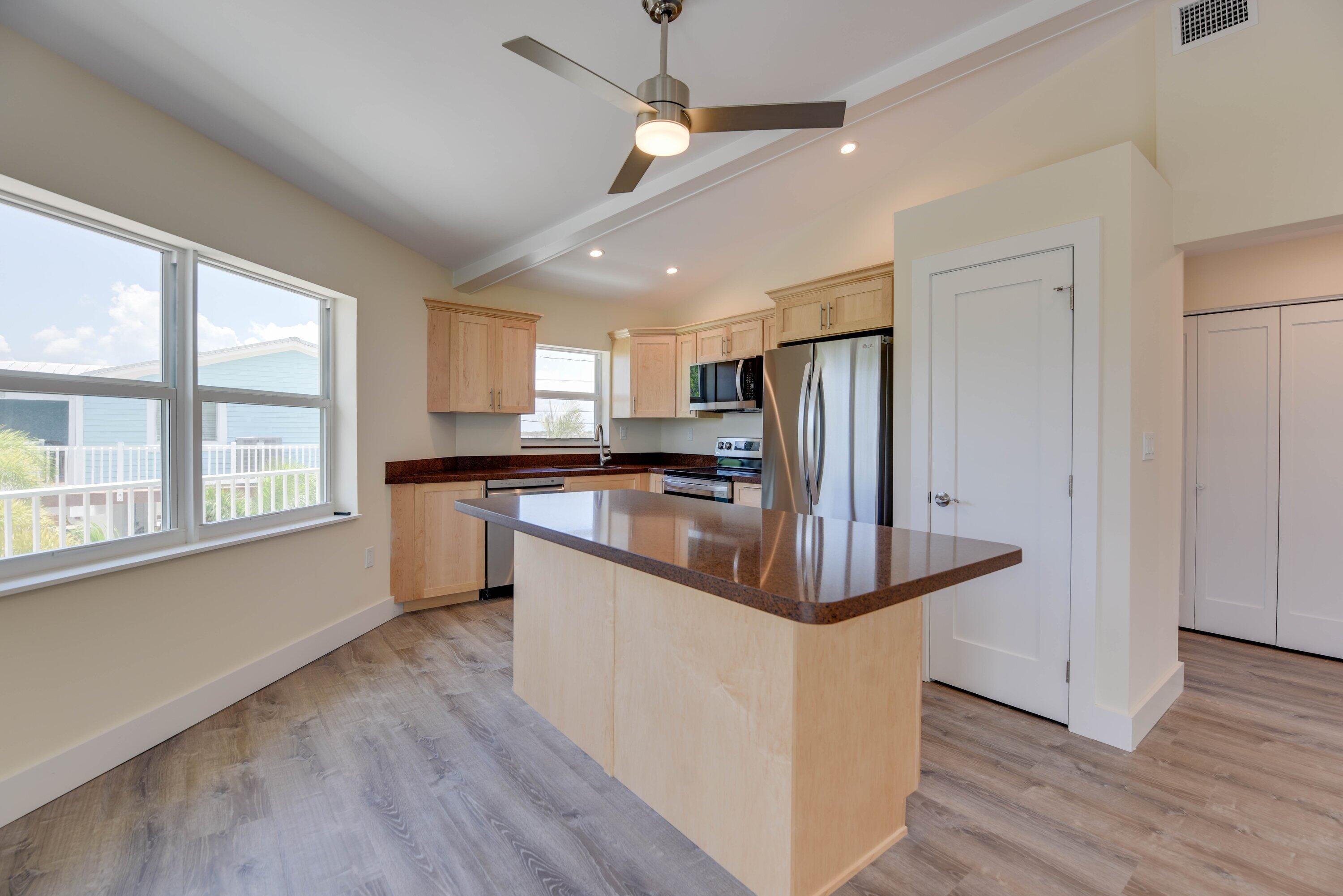 273 Indies Road Summerland Key, FL 33042 - Photo 4 of 37 Kitchen