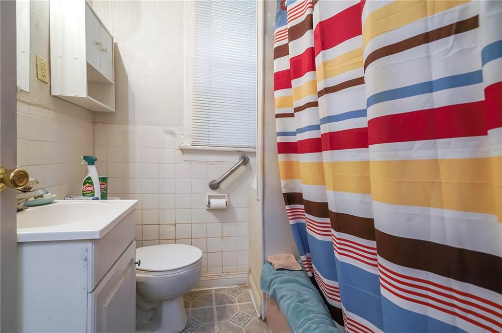 911 Russellwood Avenue McKees Rocks, PA 15136 - Photo 18 of 25 1st floor bathroom
