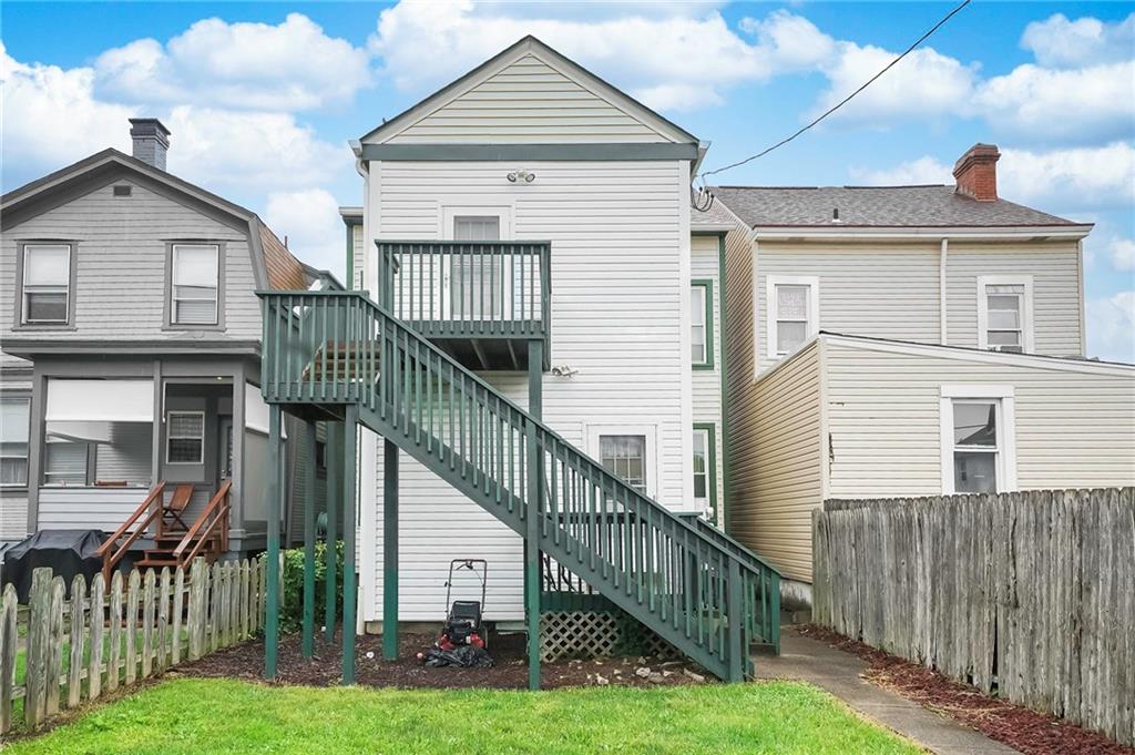 911 Russellwood Avenue McKees Rocks, PA 15136 - Photo 3 of 25