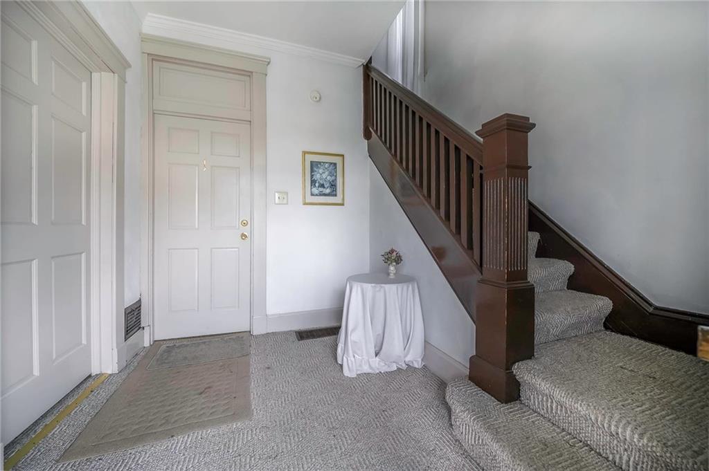 911 Russellwood Avenue McKees Rocks, PA 15136 - Photo 4 of 25 1st floor common entry hall