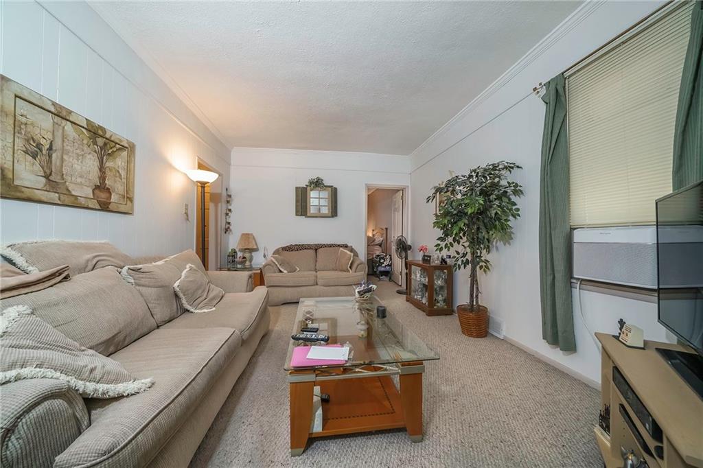 911 Russellwood Avenue McKees Rocks, PA 15136 - Photo 7 of 25 2nd floor apartment