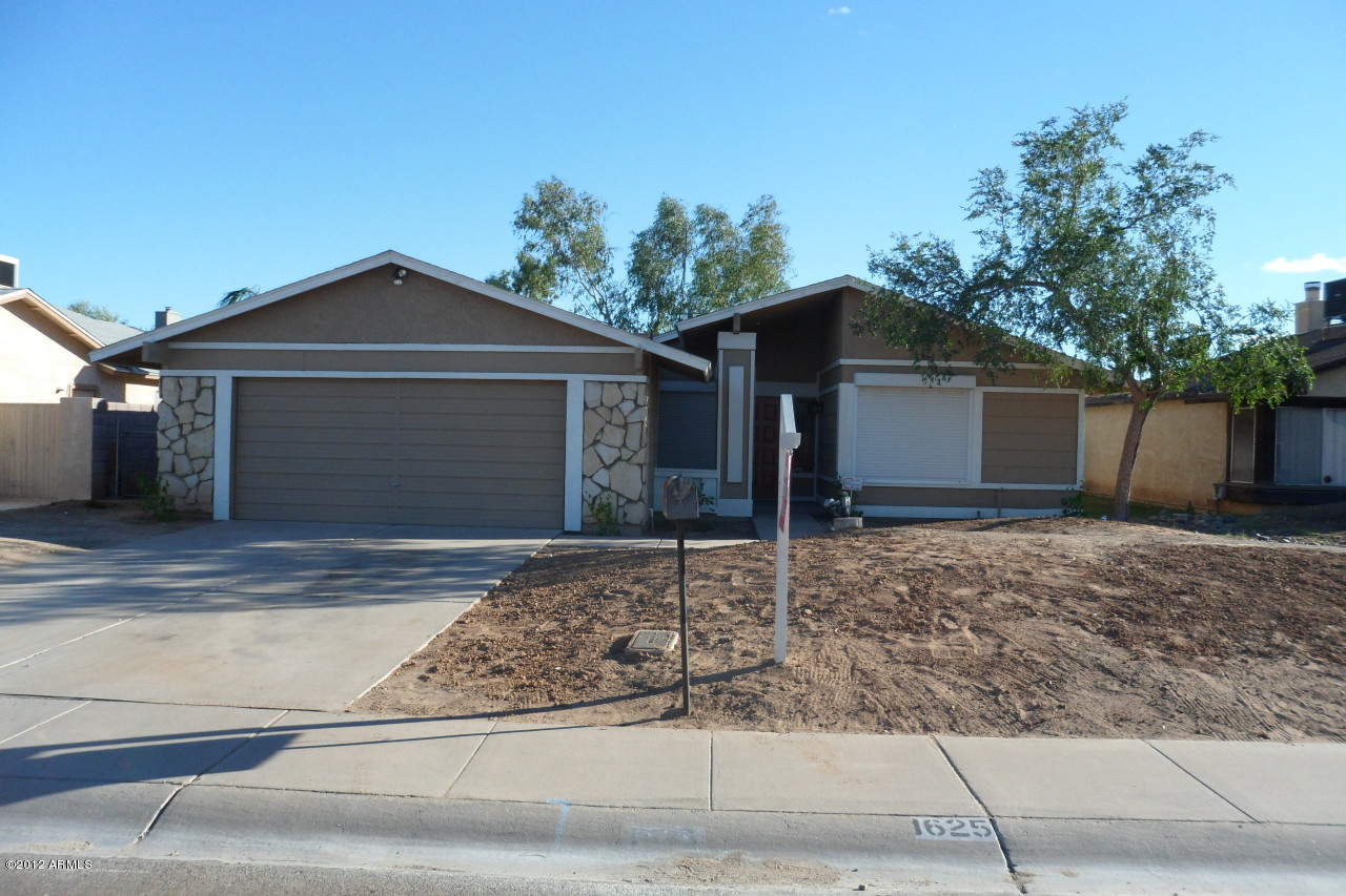 1625 East Apollo Road Phoenix, AZ 85042 - Photo 1 of 25 SAM_0170