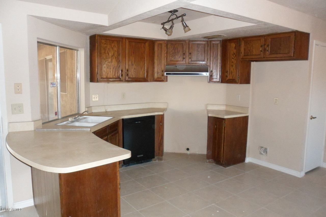 1625 East Apollo Road Phoenix, AZ 85042 - Photo 16 of 25 SAM_0187