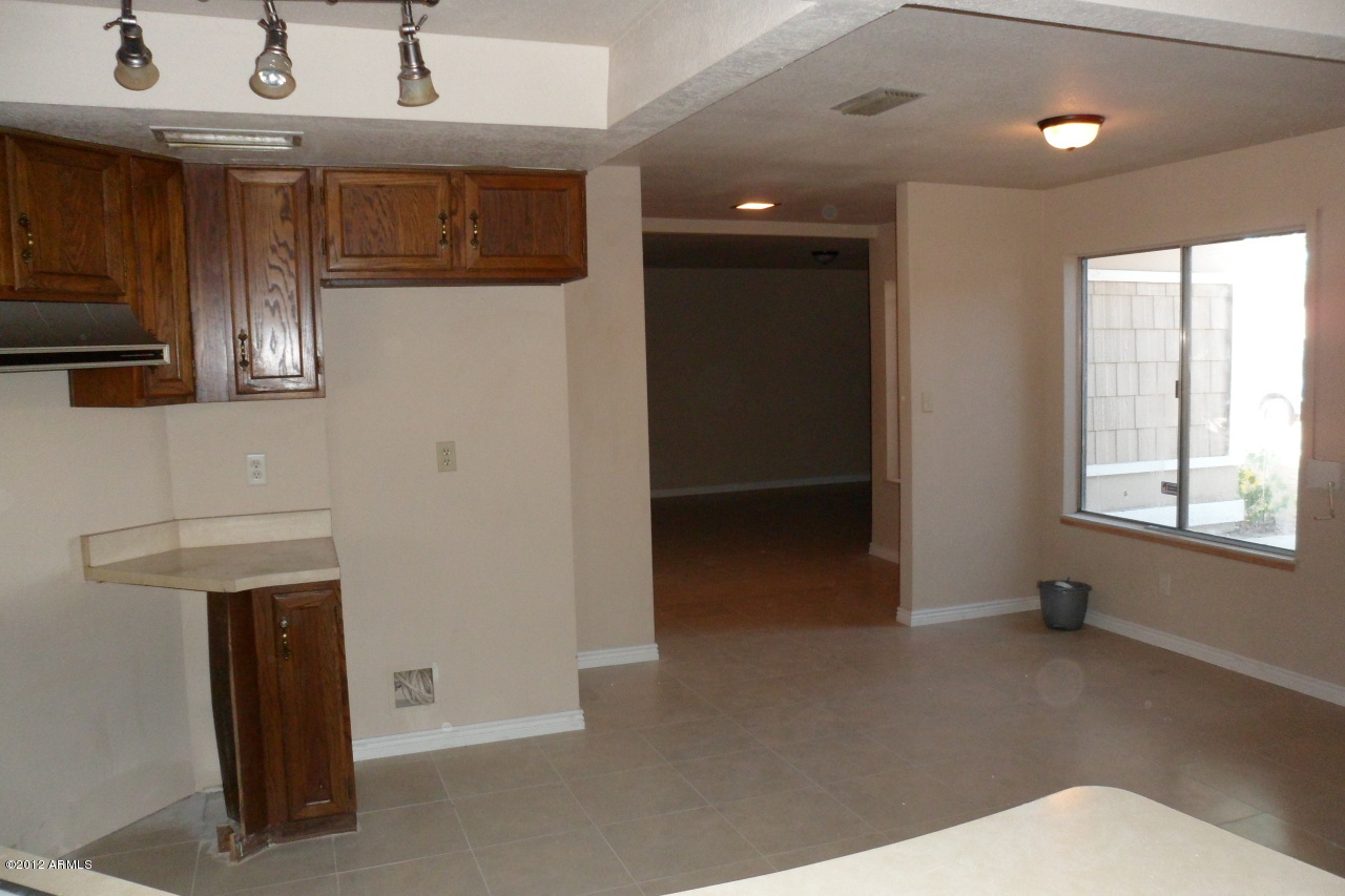 1625 East Apollo Road Phoenix, AZ 85042 - Photo 17 of 25 SAM_0188