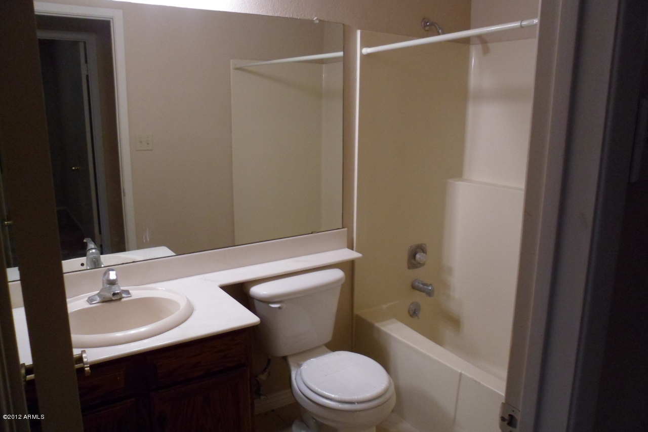 1625 East Apollo Road Phoenix, AZ 85042 - Photo 24 of 25 SAM_0197