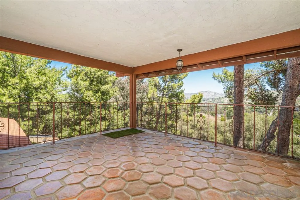 1307 Van Vechten Road El Cajon, CA 92019 - Photo 21 of 24 a view of a room with a large window