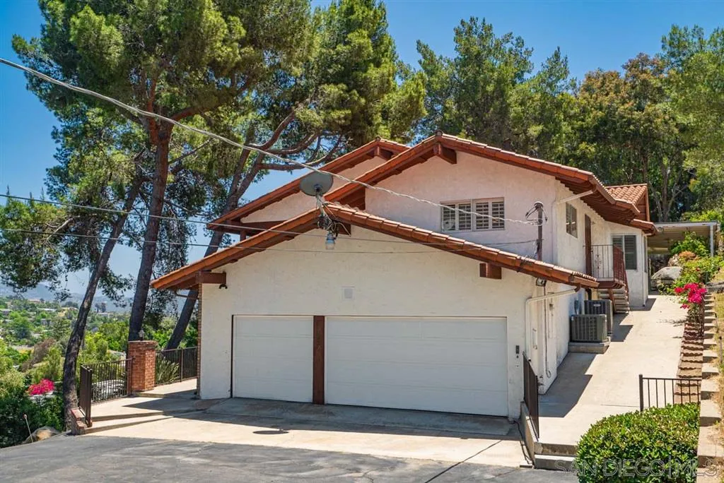 1307 Van Vechten Road El Cajon, CA 92019 - Photo 3 of 24