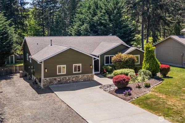 $524,900 | 100 East Cardinal Court, Allyn, WA 98524