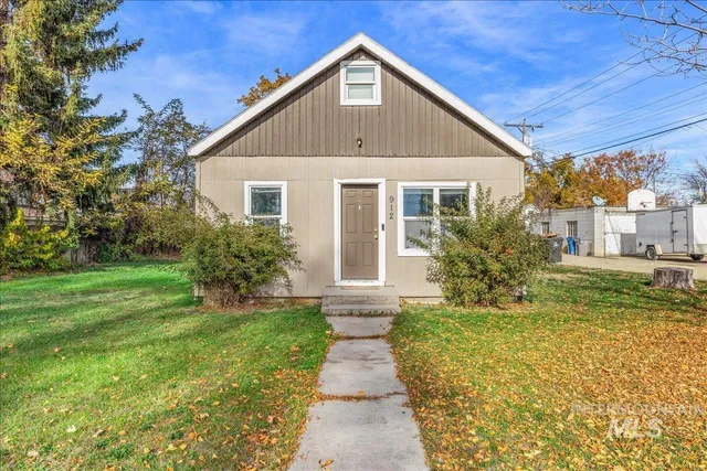 $285,000 | 912 East Amity Avenue, Nampa, ID 83686