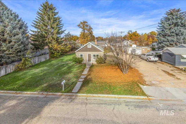 $285,000 | 912 East Amity Avenue, Nampa, ID 83686