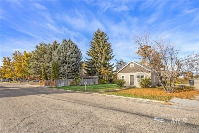 $285,000 | 912 East Amity Avenue, Nampa, ID 83686