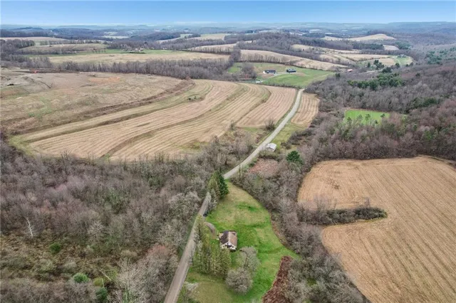 a view of an outdoor space