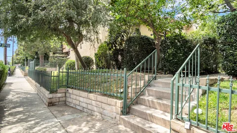 $489,900 | 13567 Valerio Street, Unit C, Van Nuys, CA 91405