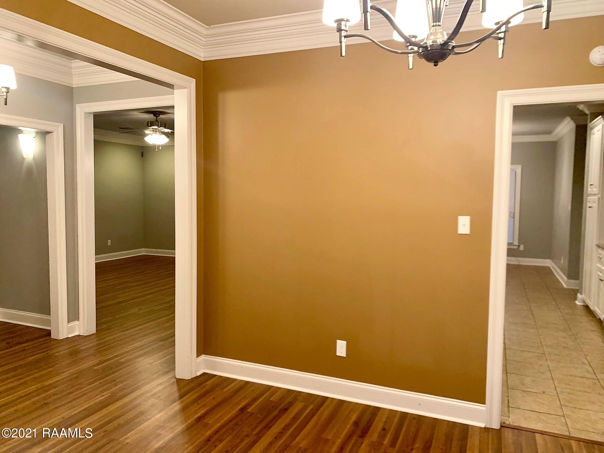 1231 Delcambre Road Breaux Bridge, LA 70517 - Photo 11 of 48 Dining2