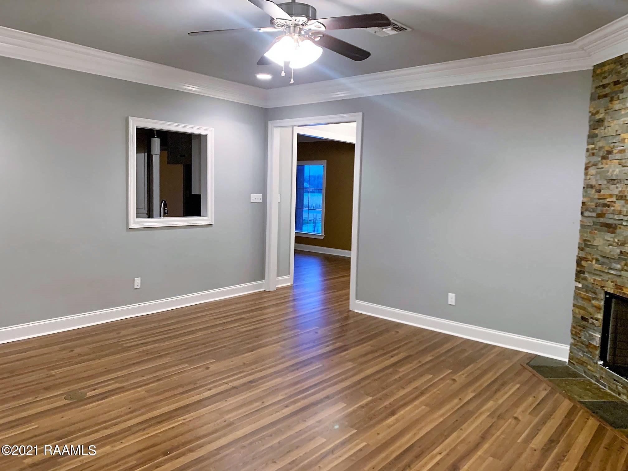 1231 Delcambre Road Breaux Bridge, LA 70517 - Photo 16 of 48 Living2
