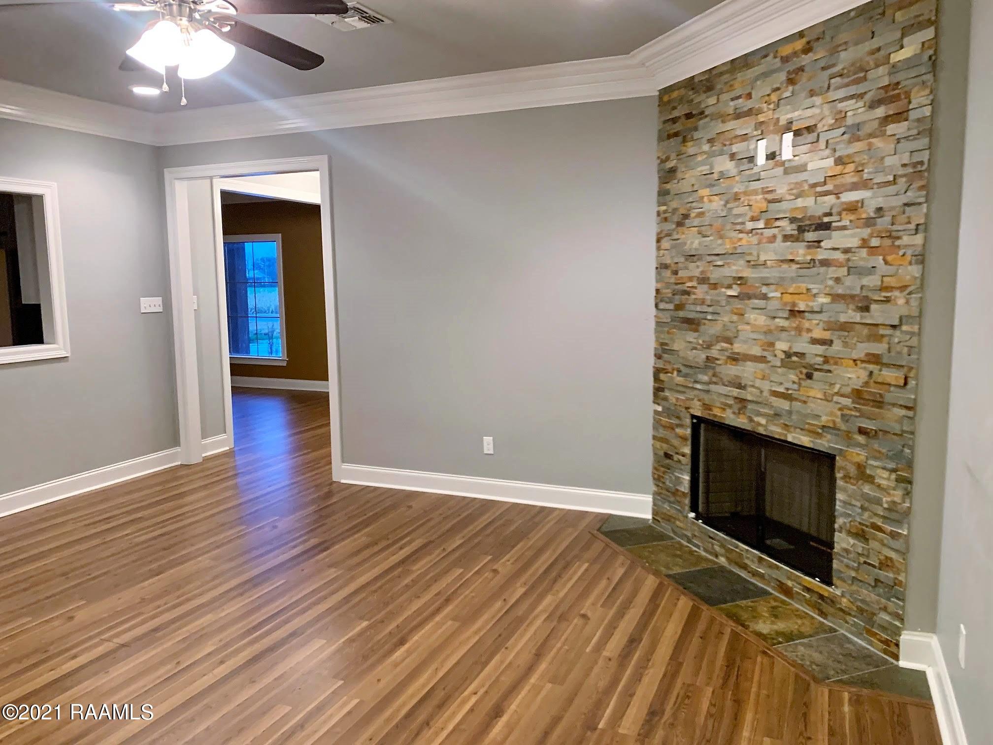 1231 Delcambre Road Breaux Bridge, LA 70517 - Photo 17 of 48 Living1