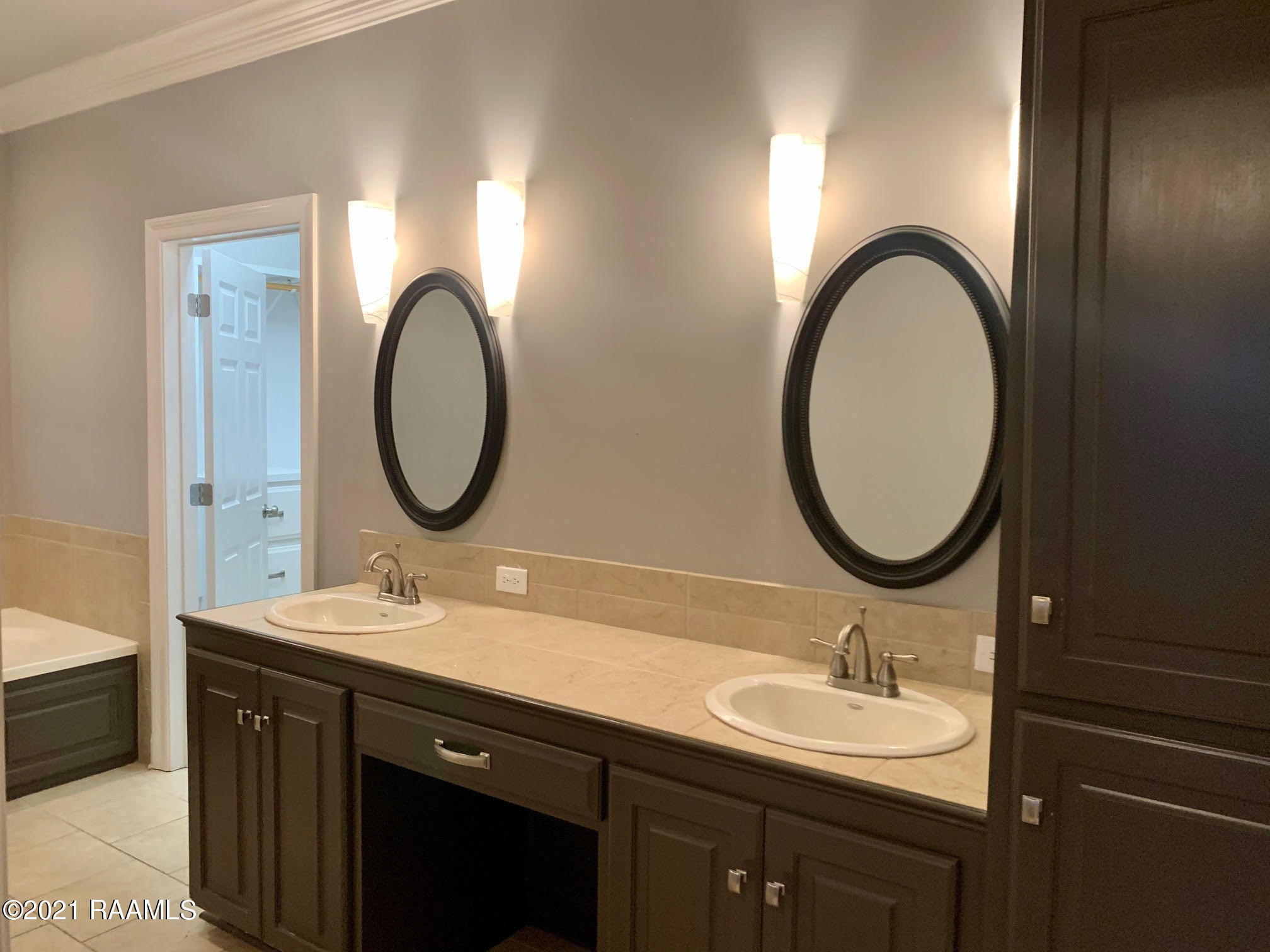 1231 Delcambre Road Breaux Bridge, LA 70517 - Photo 27 of 48 Master Bath