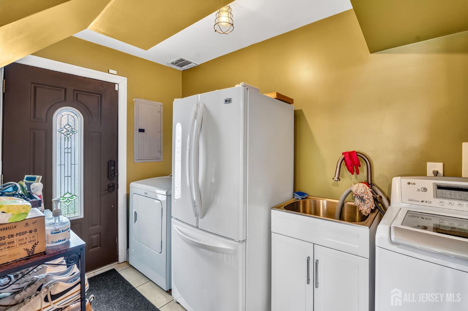 695 Spruce Road North Brunswick, NJ 08902 - Photo 36 of 63