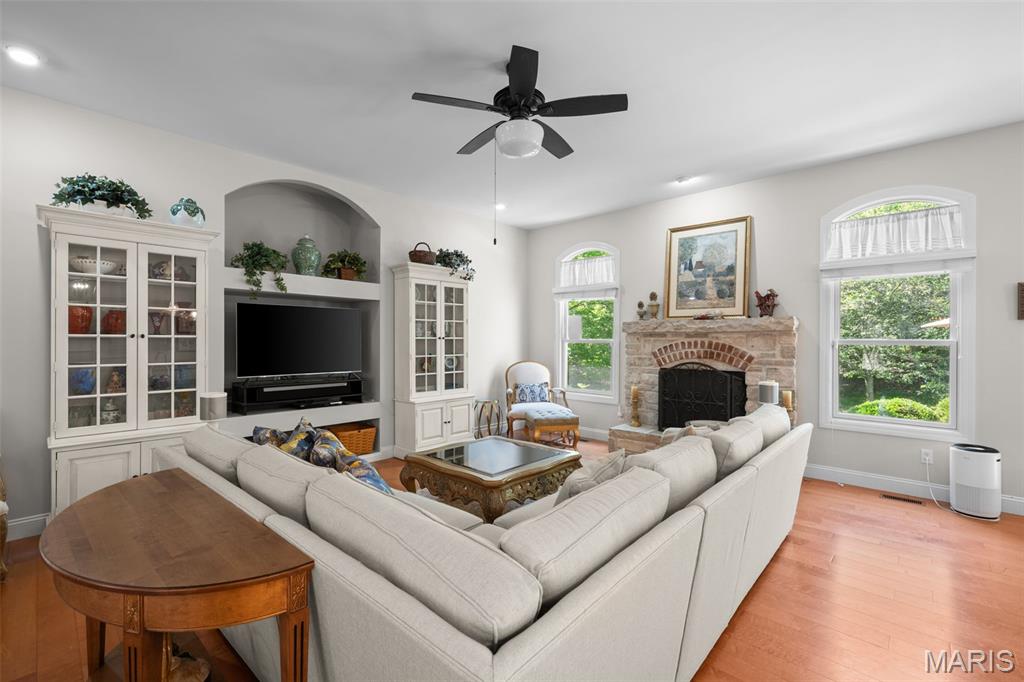 1070 Bridleridge Crossing Spur High Ridge, MO 63049 - Photo 12 of 37 Gallery Image 12