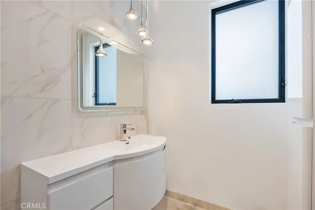 $21,000 | 332 Avenue East, Redondo Beach, CA 90277