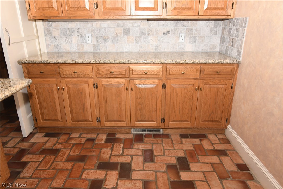 900 Newport Road Akron, OH 44303 - Photo 15 of 35 Gallery Image 15