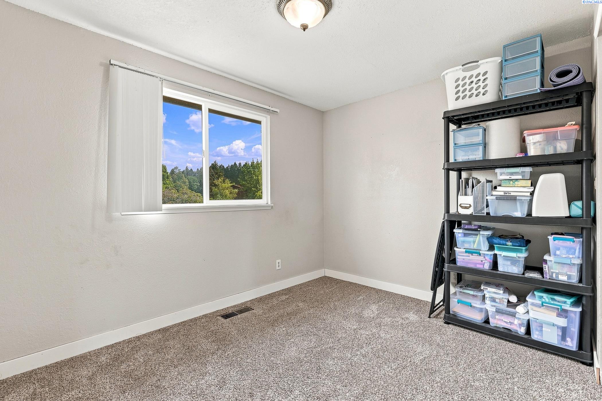 1804 South Bermuda Road Kennewick, WA 99338 - Photo 28 of 45 Gallery Image 28
